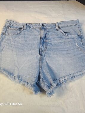 Light Blue Denim Frayed Hem Women’s Shorts